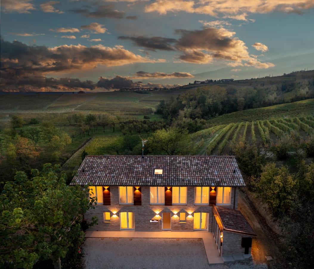 Borgo Roggeri - Country House Nelle Langhe La Morra Bagian luar foto